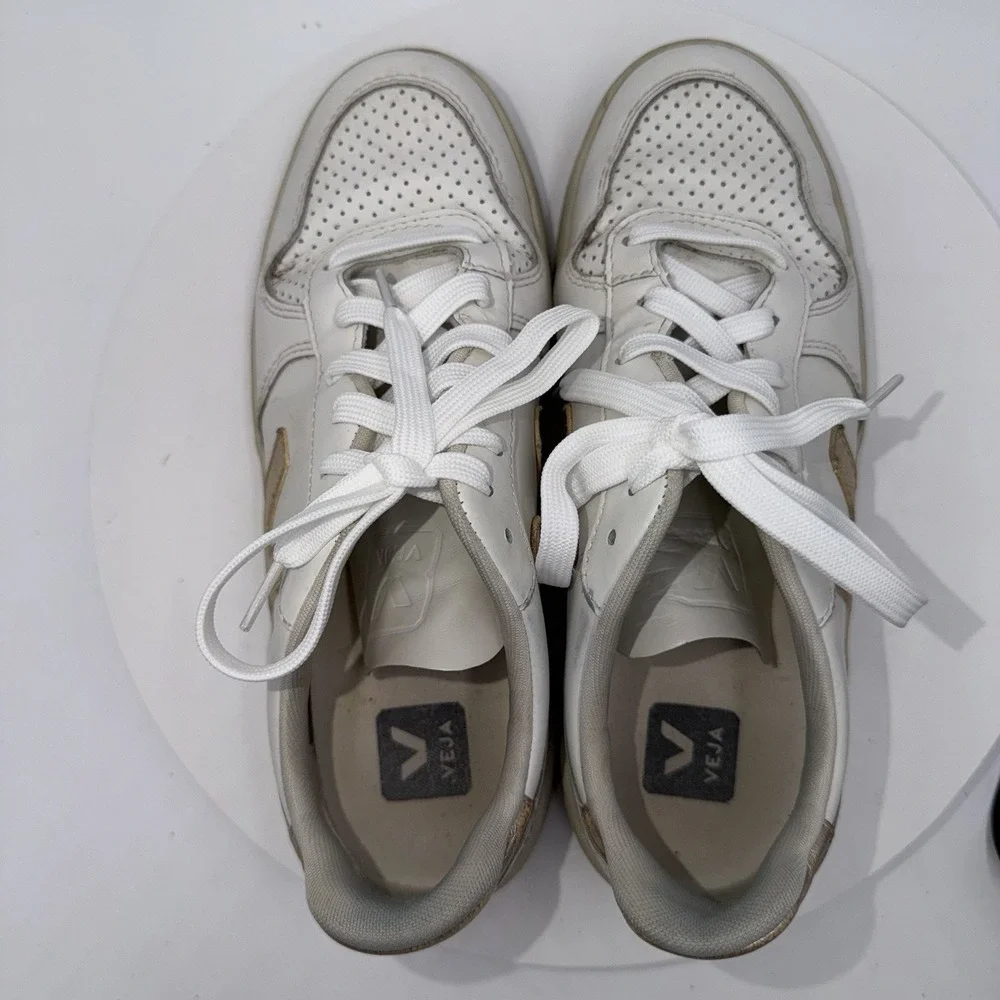 Veja V-10 White Metallic Gold Leather Low Top Women's‎ Sneakers Shoe Size 39/8